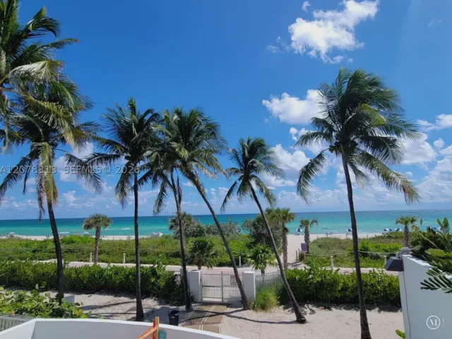 1-bedroom condo for rent in Miami Beach - 5151 Collins Ave 1036 - MondialRealty