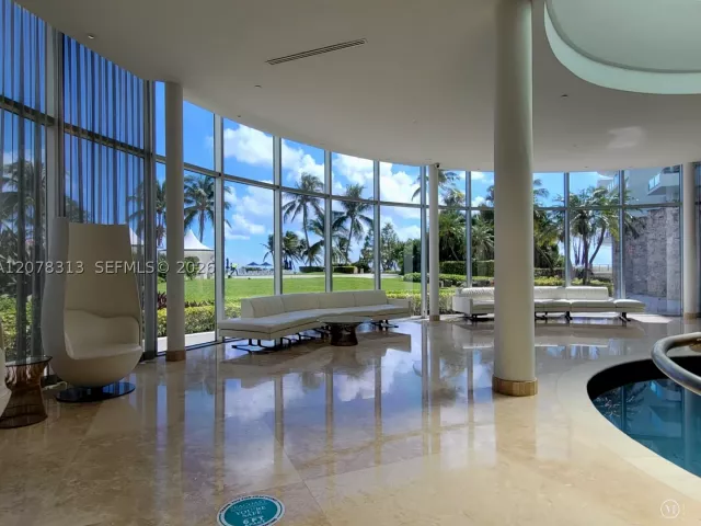 1-bedroom condo for rent in Miami Beach - 5151 Collins Ave 1036 - MondialRealty