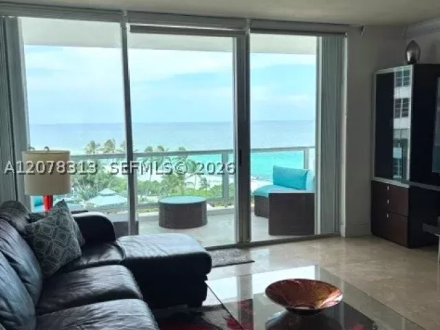 1-bedroom condo for rent in Miami Beach - 5151 Collins Ave 1036 - MondialRealty