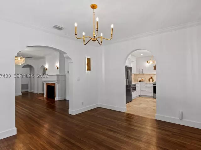 5-bedroom home for sale in Coral Gables - 1202 Granada Blvd - MondialRealty