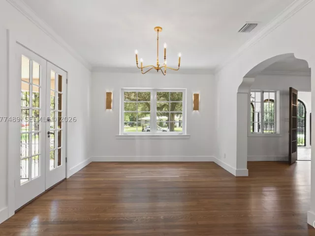 5-bedroom home for sale in Coral Gables - 1202 Granada Blvd - MondialRealty