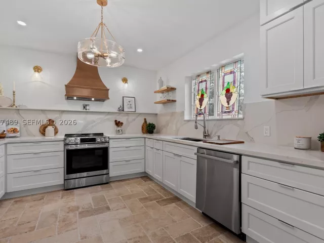 5-bedroom home for sale in Coral Gables - 1202 Granada Blvd - MondialRealty