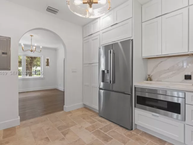 5-bedroom home for sale in Coral Gables - 1202 Granada Blvd - MondialRealty