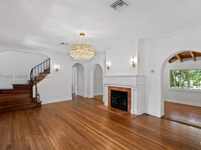 5-bedroom home for sale in Coral Gables - 1202 Granada Blvd - MondialRealty