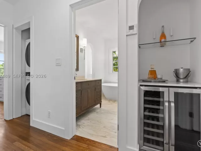 5-bedroom home for sale in Coral Gables - 1202 Granada Blvd - MondialRealty