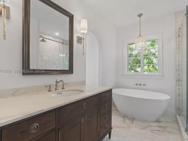 5-bedroom home for sale in Coral Gables - 1202 Granada Blvd - MondialRealty