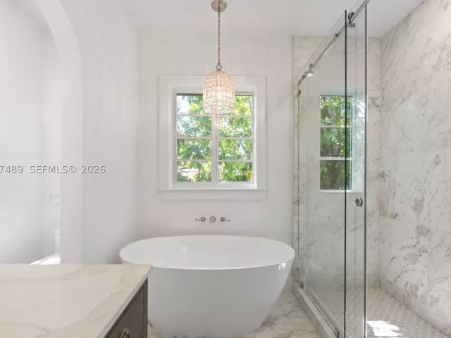 5-bedroom home for sale in Coral Gables - 1202 Granada Blvd - MondialRealty
