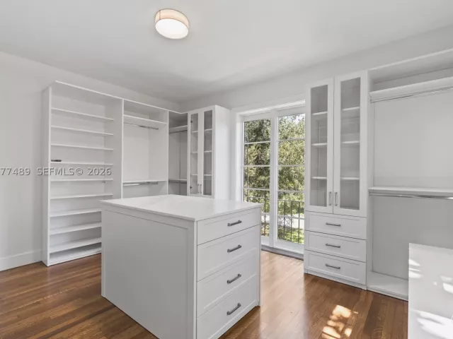 5-bedroom home for sale in Coral Gables - 1202 Granada Blvd - MondialRealty