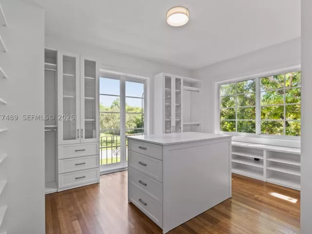 5-bedroom home for sale in Coral Gables - 1202 Granada Blvd - MondialRealty
