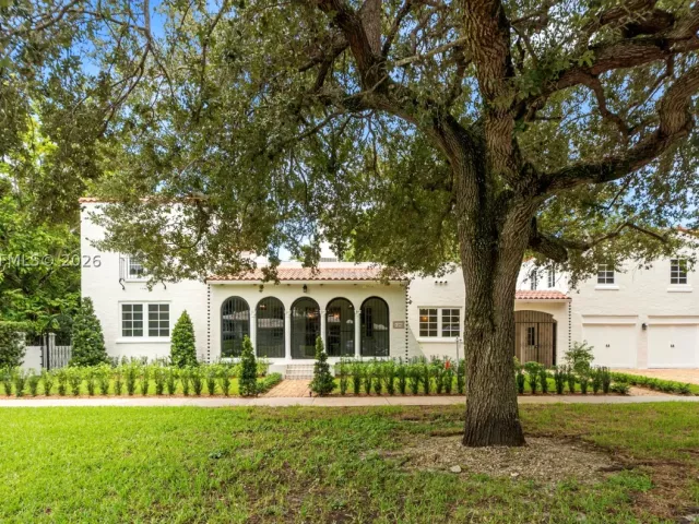 5-bedroom home for sale in Coral Gables - 1202 Granada Blvd - MondialRealty
