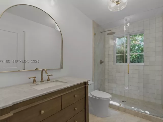5-bedroom home for sale in Coral Gables - 1202 Granada Blvd - MondialRealty