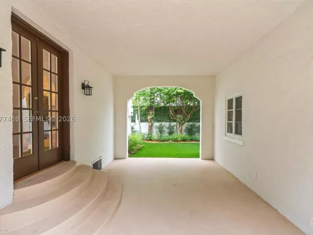 5-bedroom home for sale in Coral Gables - 1202 Granada Blvd - MondialRealty