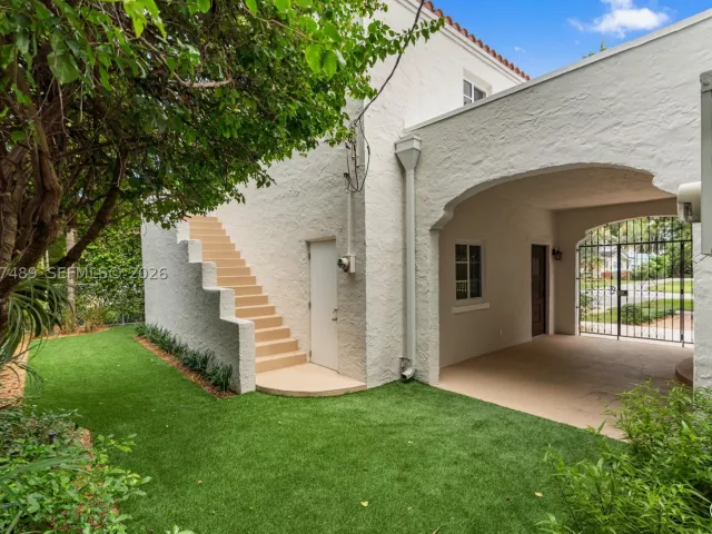5-bedroom home for sale in Coral Gables - 1202 Granada Blvd - MondialRealty