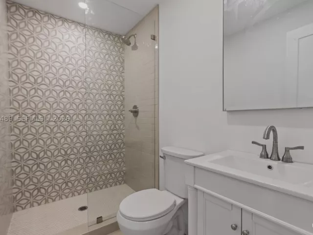 5-bedroom home for sale in Coral Gables - 1202 Granada Blvd - MondialRealty