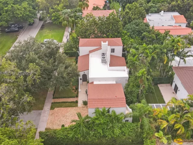 5-bedroom home for sale in Coral Gables - 1202 Granada Blvd - MondialRealty