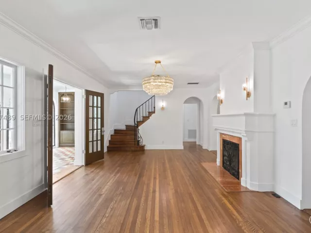5-bedroom home for sale in Coral Gables - 1202 Granada Blvd - MondialRealty