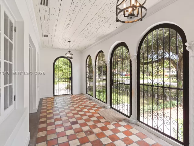5-bedroom home for sale in Coral Gables - 1202 Granada Blvd - MondialRealty