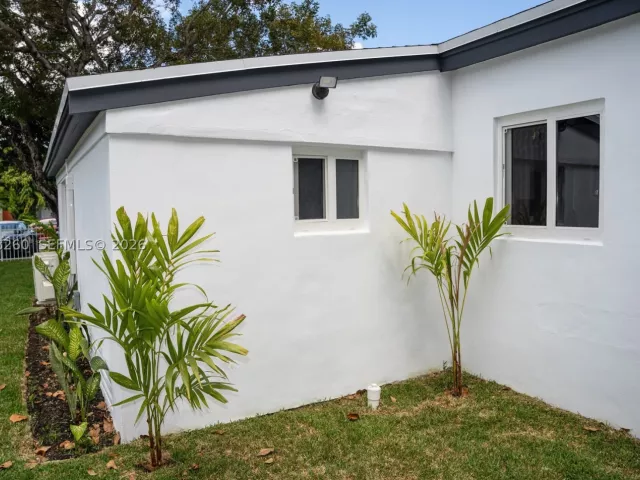 3-bedroom home for sale in North Miami Beach - 1640 NE 172nd St - MondialRealty