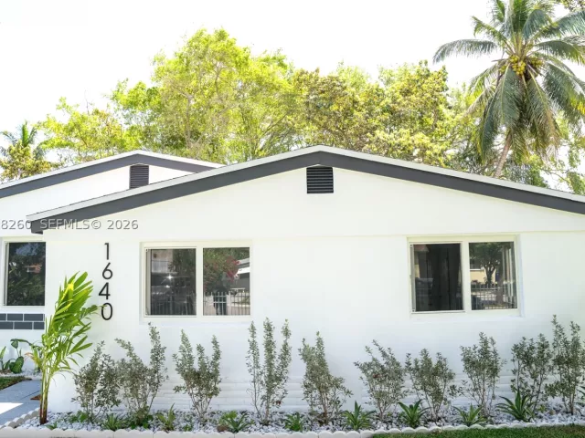 3-bedroom home for sale in North Miami Beach - 1640 NE 172nd St - MondialRealty