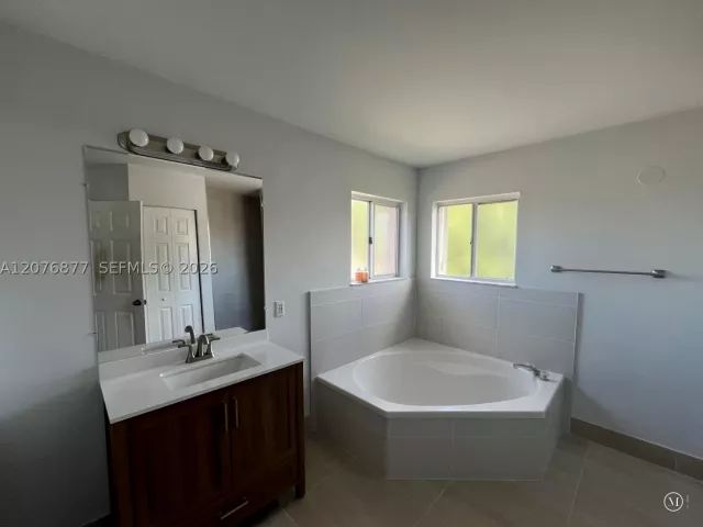 4-bedroom home for rent in Miami - 14041 SW 155th Ct - MondialRealty