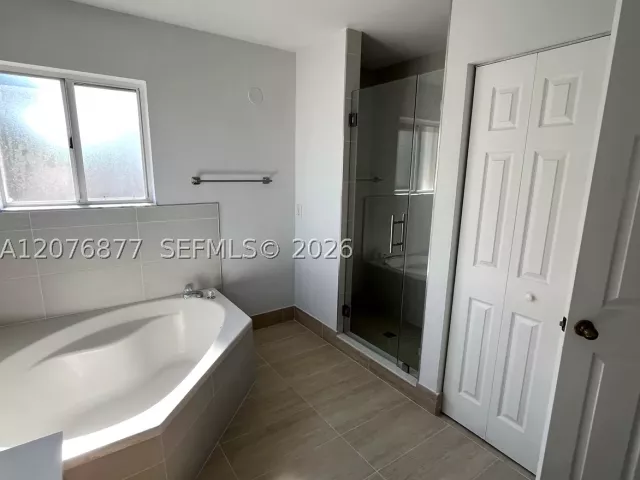4-bedroom home for rent in Miami - 14041 SW 155th Ct - MondialRealty