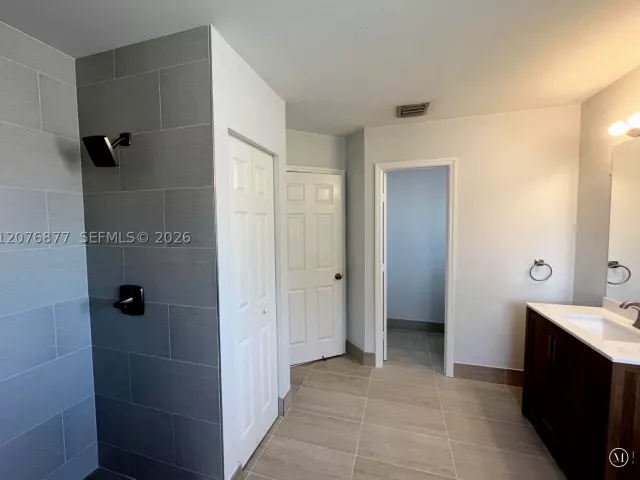 4-bedroom home for rent in Miami - 14041 SW 155th Ct - MondialRealty