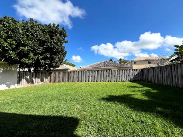 4-bedroom home for rent in Miami - 14041 SW 155th Ct - MondialRealty
