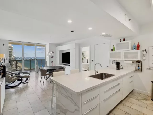 2-bedroom condo for sale in Hallandale Beach - 1830 S OCEAN DR 4210 - MondialRealty