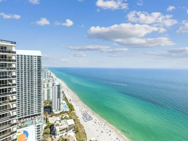 2-bedroom condo for sale in Hallandale Beach - 1830 S OCEAN DR 4210 - MondialRealty
