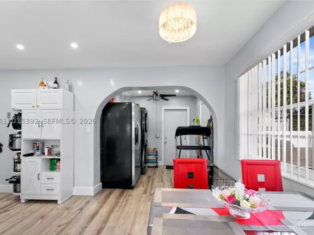 3-bedroom home for sale in Hollywood - 6432 Perry St - MondialRealty