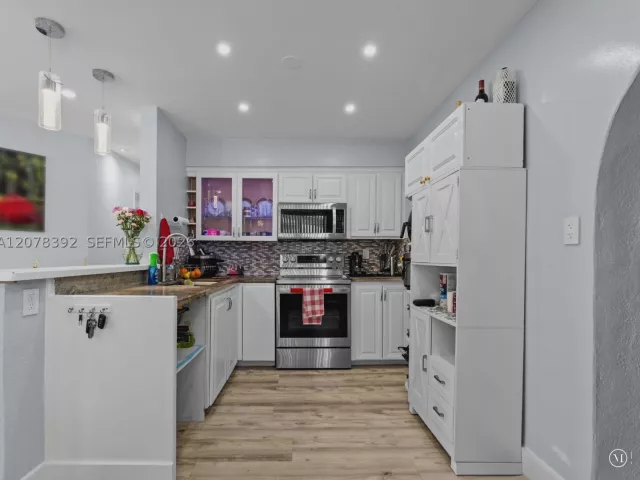 3-bedroom home for sale in Hollywood - 6432 Perry St - MondialRealty