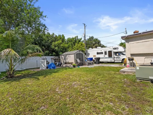 3-bedroom home for sale in Hollywood - 6432 Perry St - MondialRealty