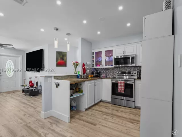 3-bedroom home for sale in Hollywood - 6432 Perry St - MondialRealty