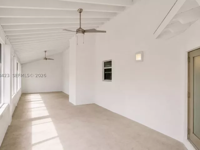 7-bedroom home for sale in Miami - 937 NE 171st St - MondialRealty