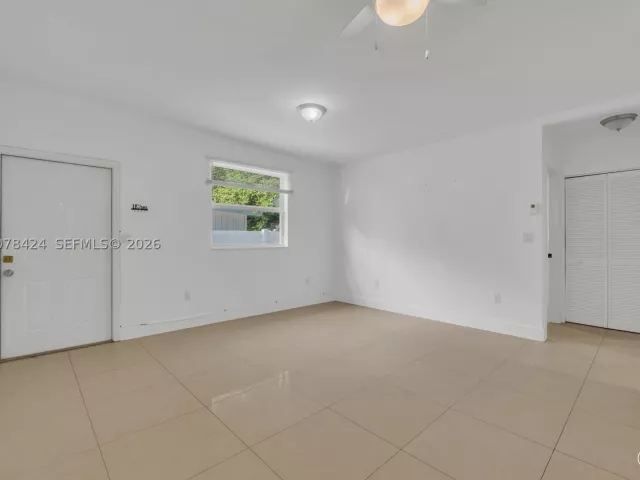 6-bedroom home for rent in Miami - 7537 NW 3rd Ave - MondialRealty
