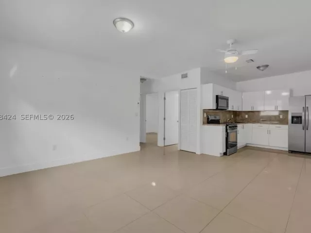 6-bedroom home for rent in Miami - 7537 NW 3rd Ave - MondialRealty