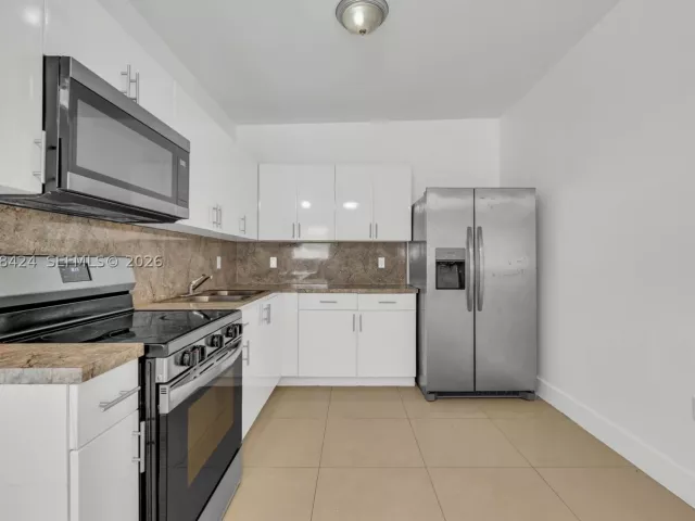 6-bedroom home for rent in Miami - 7537 NW 3rd Ave - MondialRealty