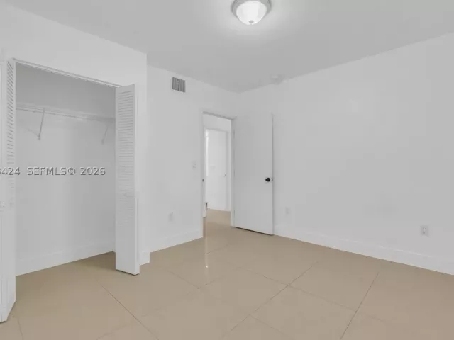 6-bedroom home for rent in Miami - 7537 NW 3rd Ave - MondialRealty