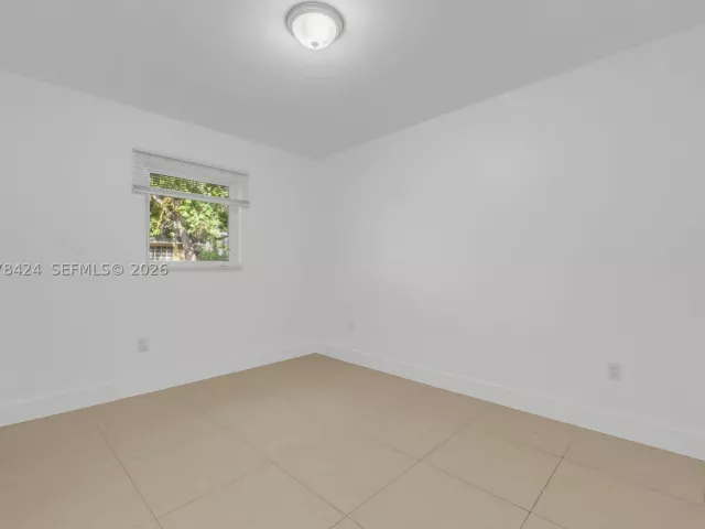 6-bedroom home for rent in Miami - 7537 NW 3rd Ave - MondialRealty