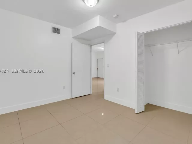 6-bedroom home for rent in Miami - 7537 NW 3rd Ave - MondialRealty