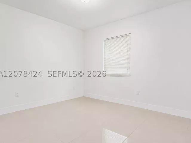 6-bedroom home for rent in Miami - 7537 NW 3rd Ave - MondialRealty