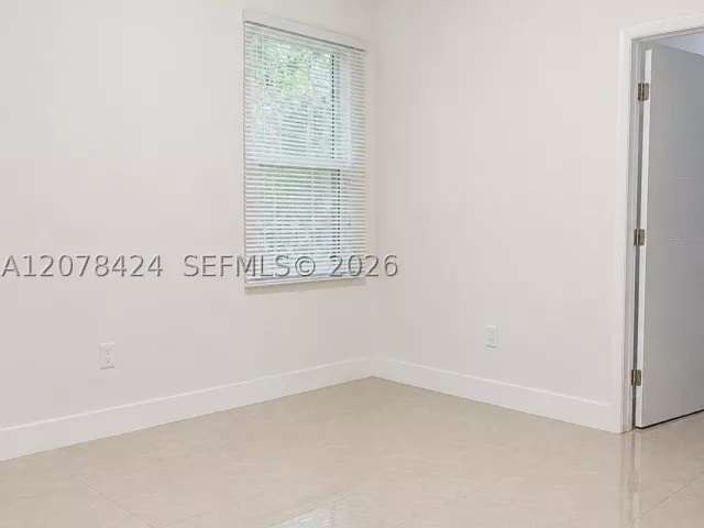 6-bedroom home for rent in Miami - 7537 NW 3rd Ave - MondialRealty