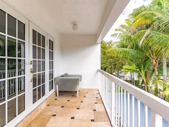 4-bedroom home for rent in Miami - 8909 SW 108th Cir Ct - MondialRealty