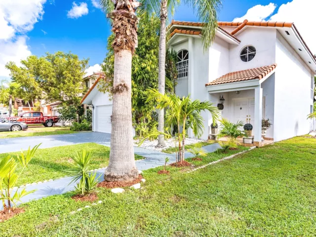 4-bedroom home for rent in Miami - 8909 SW 108th Cir Ct - MondialRealty