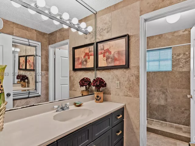 4-bedroom home for rent in Miami - 8909 SW 108th Cir Ct - MondialRealty