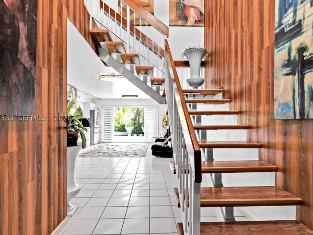 4-bedroom home for rent in Miami - 8909 SW 108th Cir Ct - MondialRealty