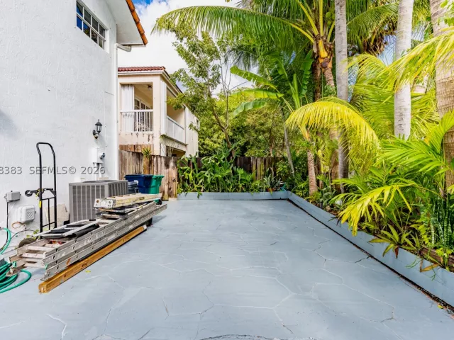 4-bedroom home for rent in Miami - 8909 SW 108th Cir Ct - MondialRealty
