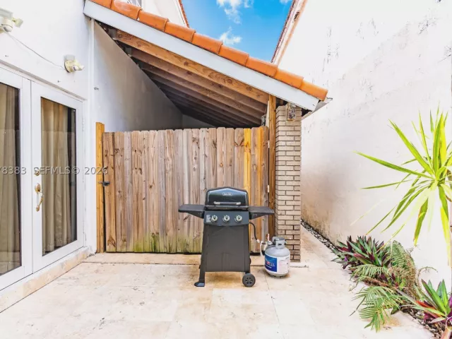 4-bedroom home for rent in Miami - 8909 SW 108th Cir Ct - MondialRealty