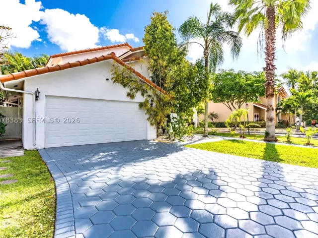 4-bedroom home for rent in Miami - 8909 SW 108th Cir Ct - MondialRealty