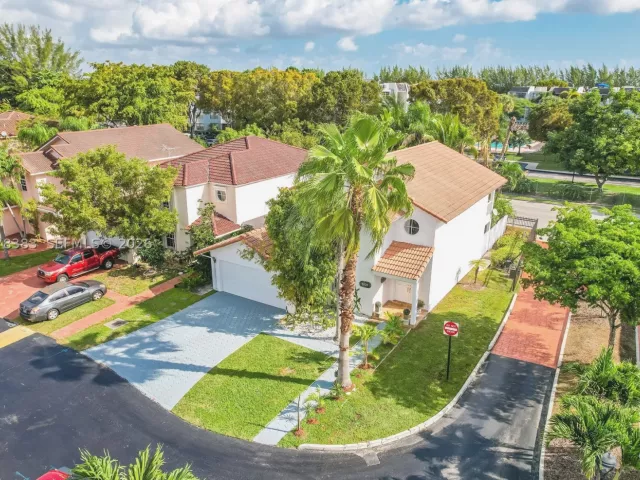 4-bedroom home for rent in Miami - 8909 SW 108th Cir Ct - MondialRealty